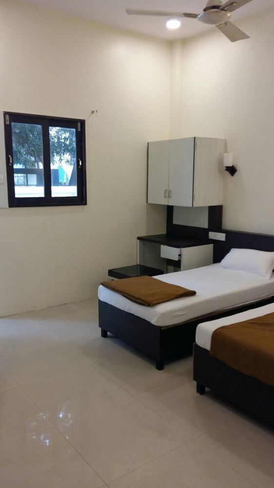 Oyo 2026 Hotel Aishwarya Residency Navi Mumbai Exterior foto