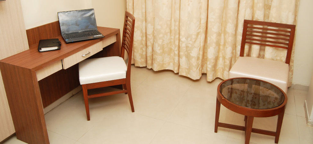 Oyo 2026 Hotel Aishwarya Residency Navi Mumbai Exterior foto