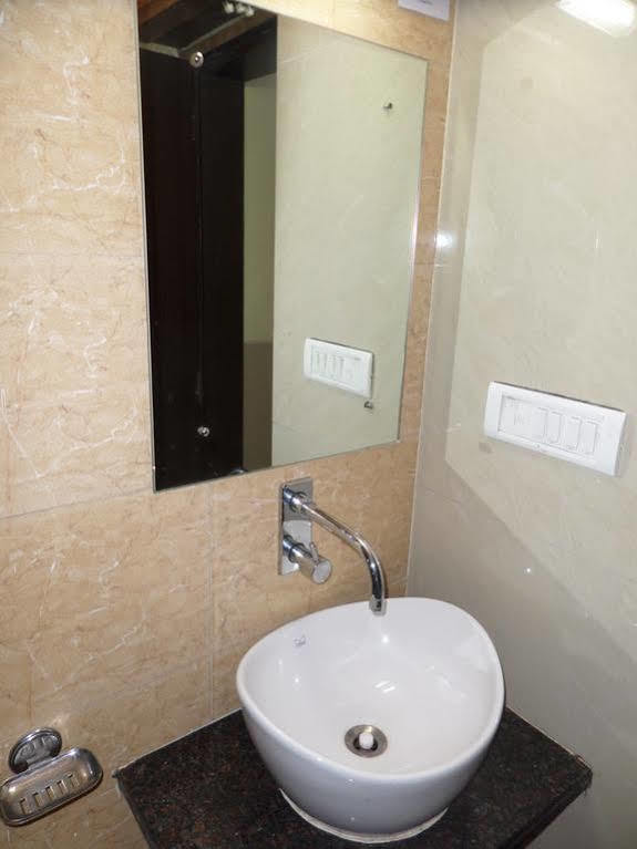 Oyo 2026 Hotel Aishwarya Residency Navi Mumbai Exterior foto